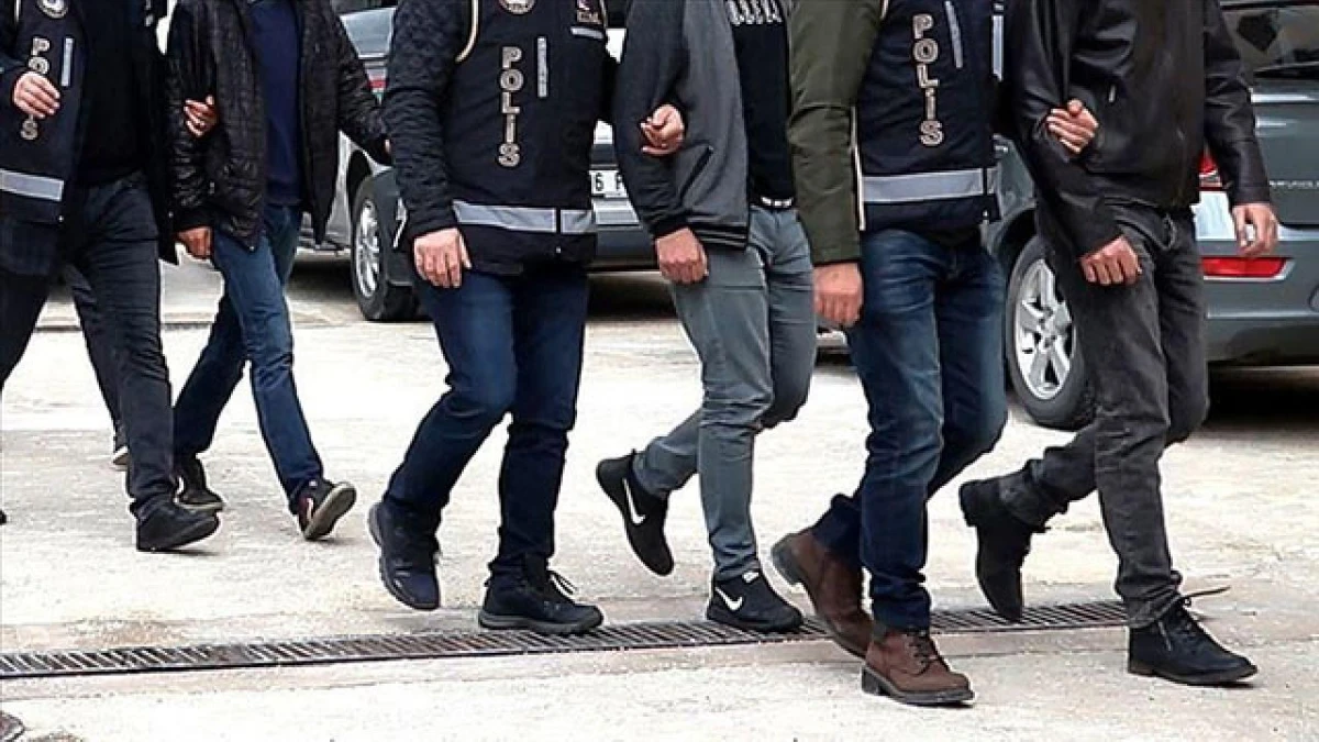 İstanbul merkezli FETÖ operasyonu: 64 şüpheliden 54’ü yakalandı