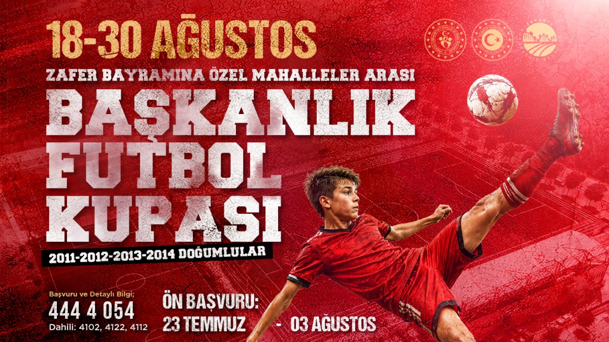 Ekrem Karaberberoğlu Tesisleri'nde Zafer Bayramı finali: 20'şer dakikalık mahalle derbileri