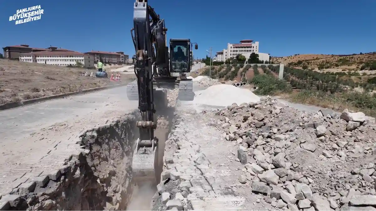 Bozova'ya 44 kilometrelik yeni kanalizasyon hattı: ŞUSKİ altyapıyı yeniliyor