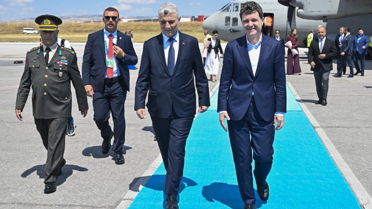 Bakan Bolat: Romanya Cumhurbaşkanı Dan’ı Ankara’da karşıladık