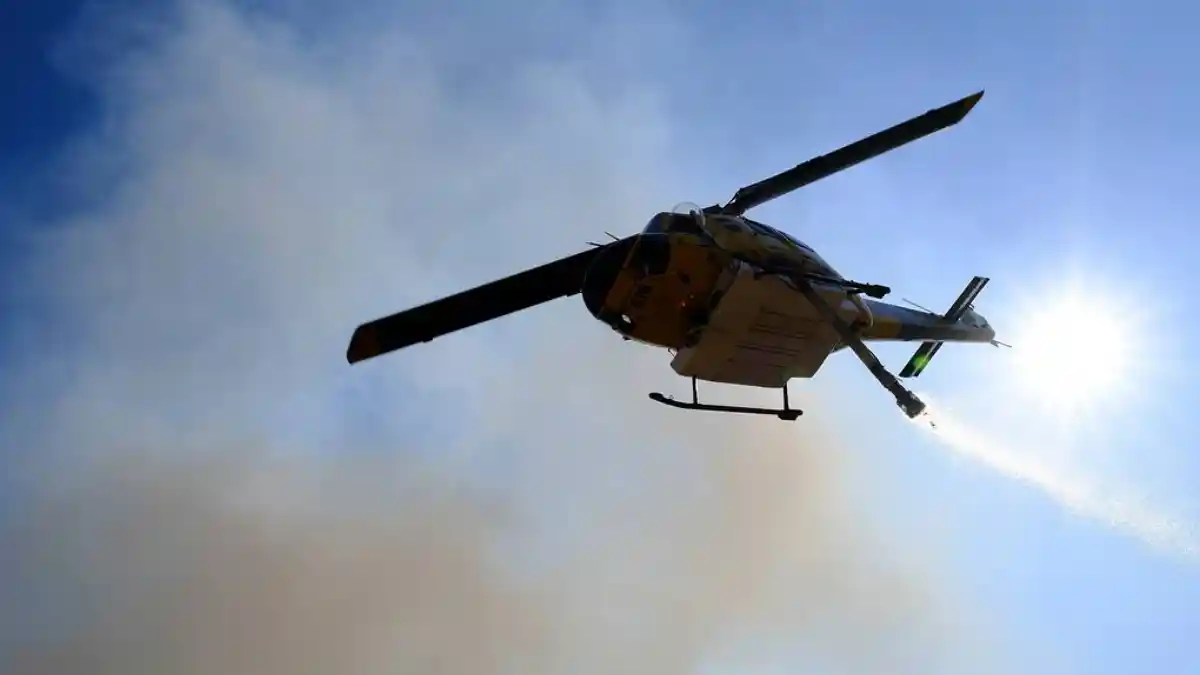 Yunanistan'da 2 yangın söndürme helikopteri havada çarpıştı