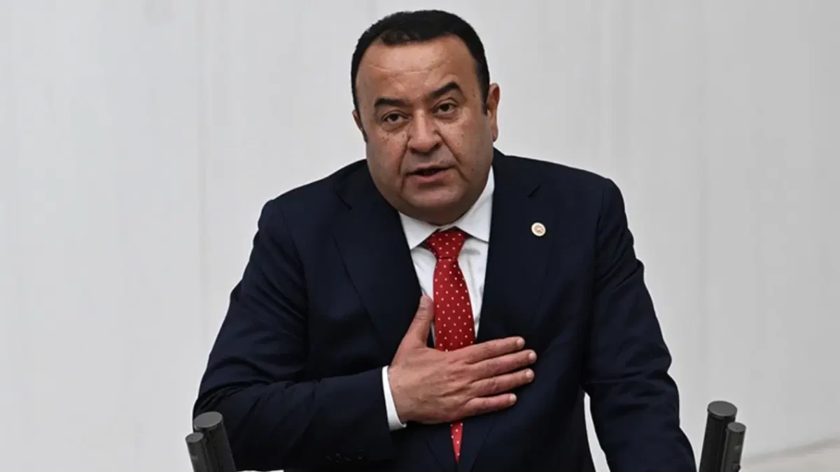 CHP’de istifa: Adnan Beker “ülkemize yararı olmayacağı kanaatindeyim” dedi