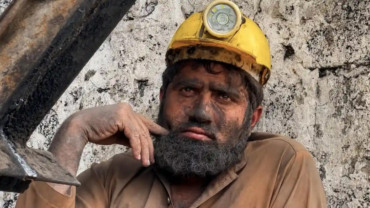 Pakistan'da maden ocağında patlama: 32 işçi hayatını kaybetti