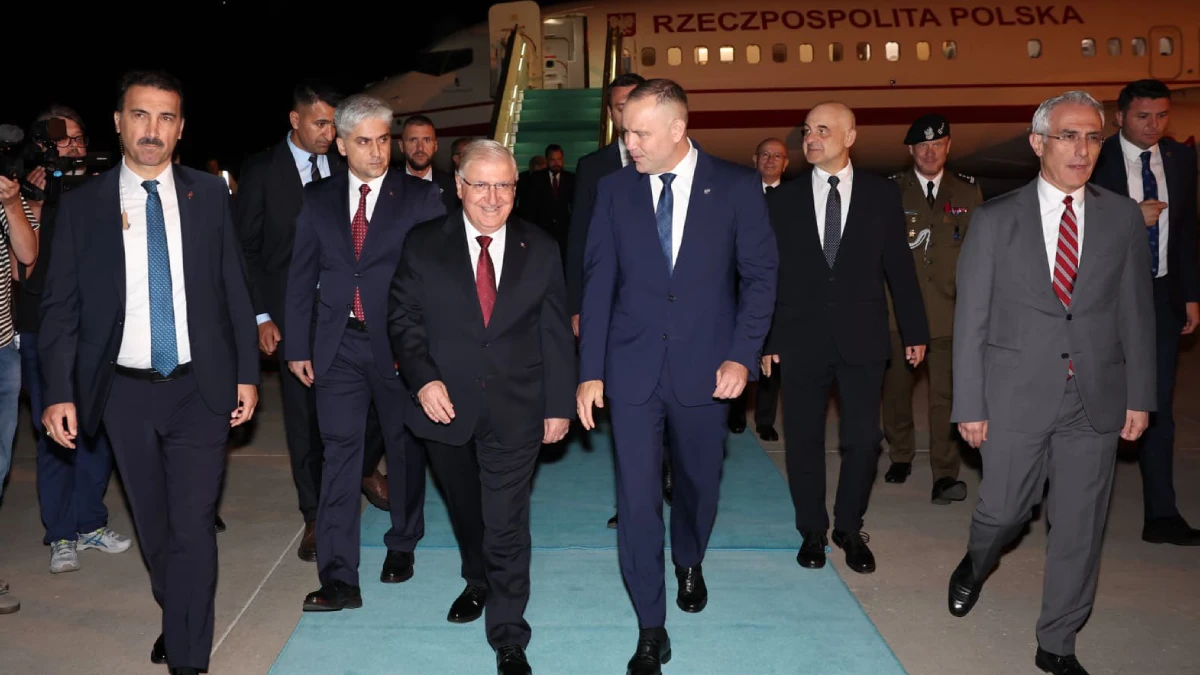 Esenboğa'da resmi karşılama: Polonya Cumhurbaşkanı Nawrocki Ankara'da