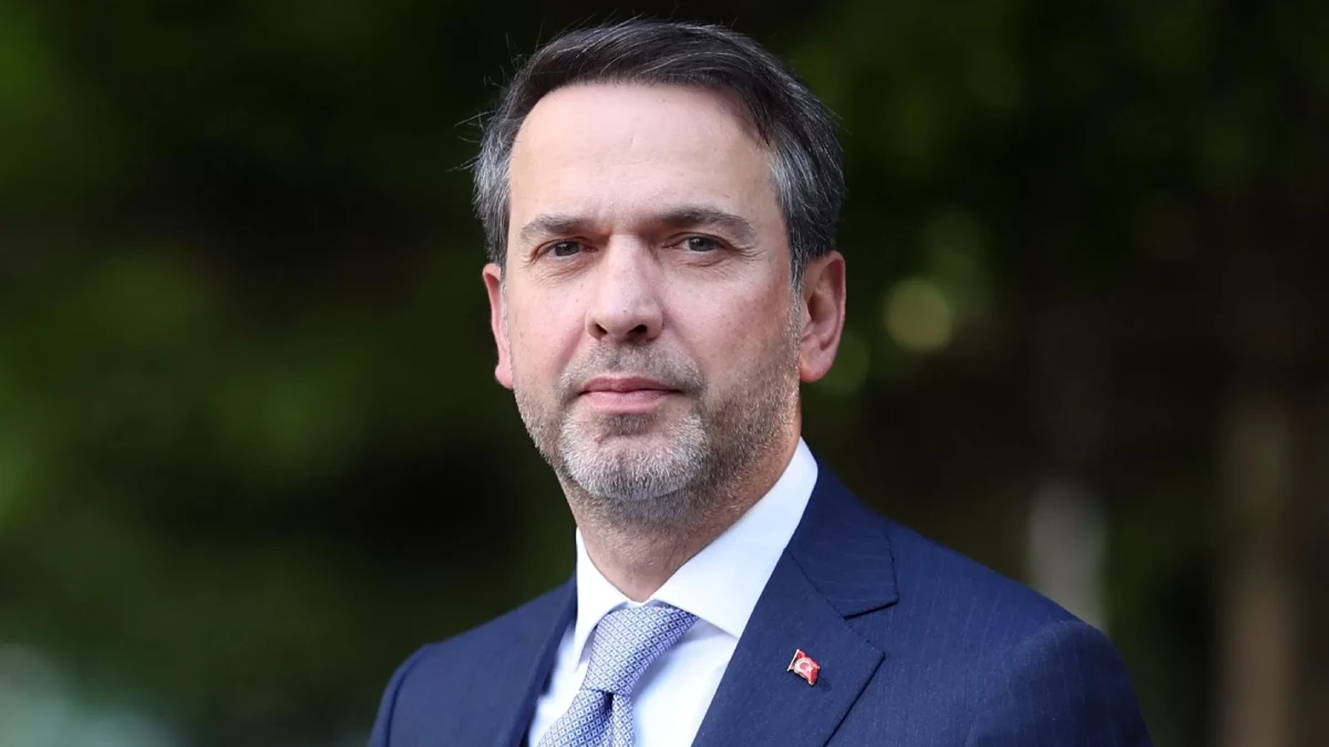 Alparslan Bayraktar duyurdu: 7 rüzgar, 14 güneş sahası için YEKA yarışması