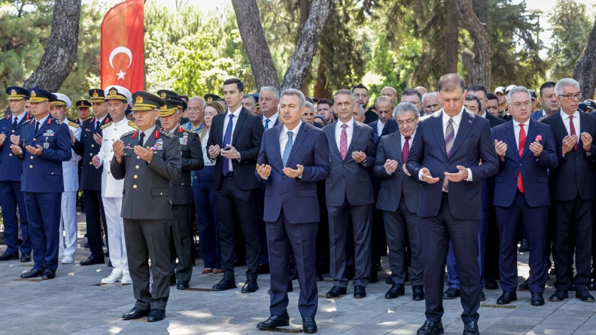İzmir’de 15 Temmuz anması: Kadifekale Hava Şehitliği’nde tören