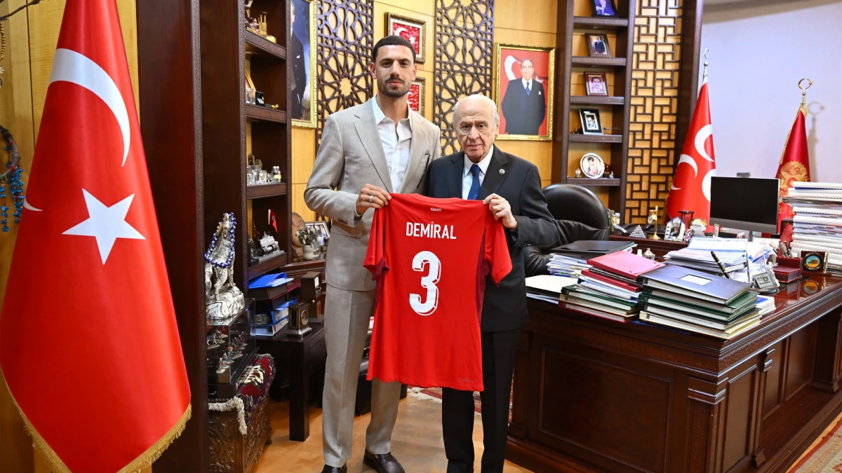 A Milli oyuncu Merih Demiral’dan MHP Genel Başkanı Devlet Bahçeli’ye ziyaret