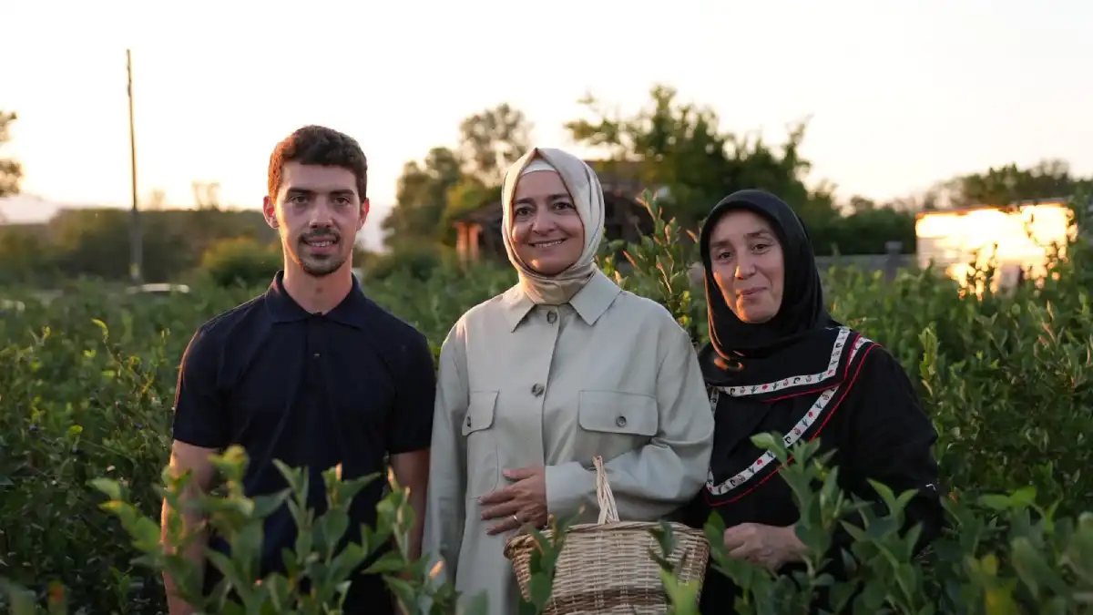 AK Partili Betül Sayan Kaya'dan genç girişimciye tebrik