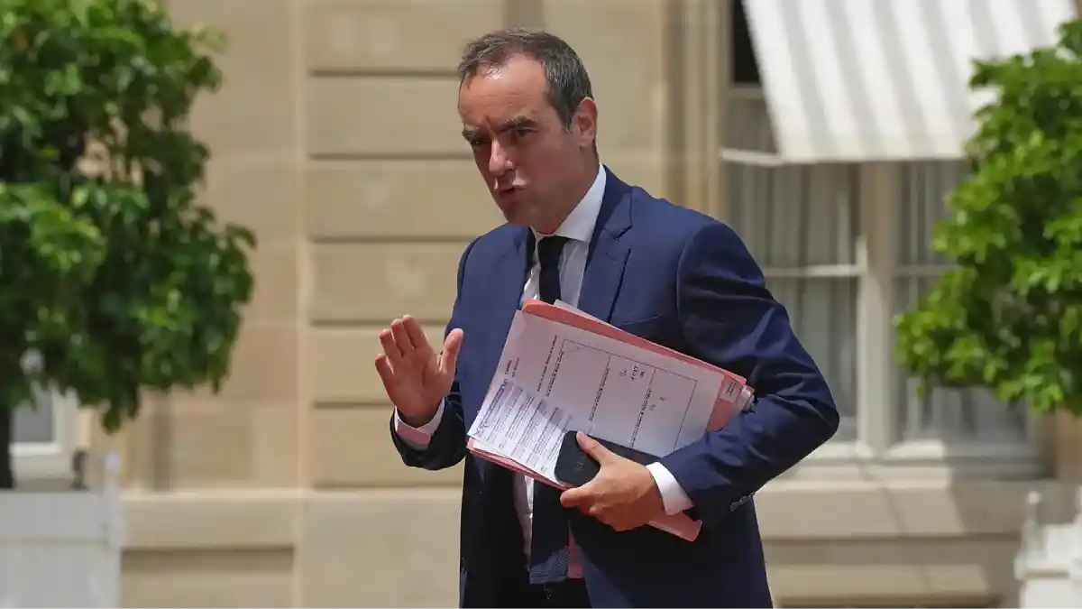 Fransa iletişim harcamalarını kısıyor: Bütçe 700 milyon avroya düşürülecek