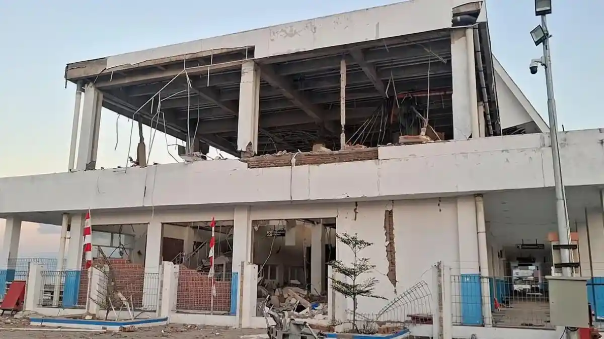 Endonezya'da 7,7 büyüklüğünde deprem: Can kaybı 53'e yükseldi