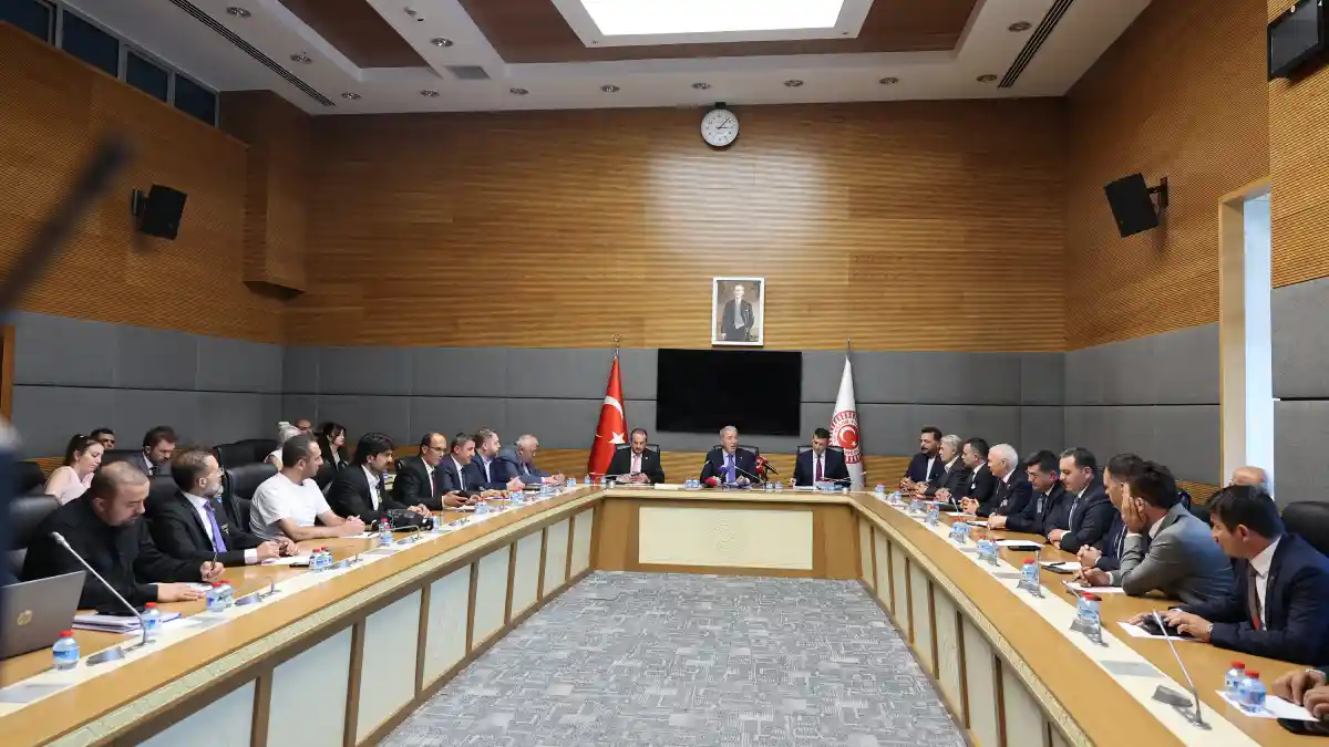Hulusi Akar müjdeyi verdi: Şehit yakınları ve gazilerin özlük hakları düzenlemesinde sona gelindi