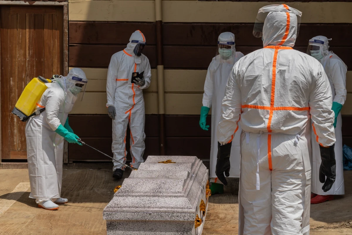 Ebola salgını: Son 24 saatte 14 kişi daha hayatını kaybetti