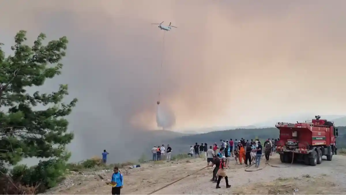 Muğla Valiliği'nden açıklama: Seydikemer'deki orman yangınına aralıksız müdahale