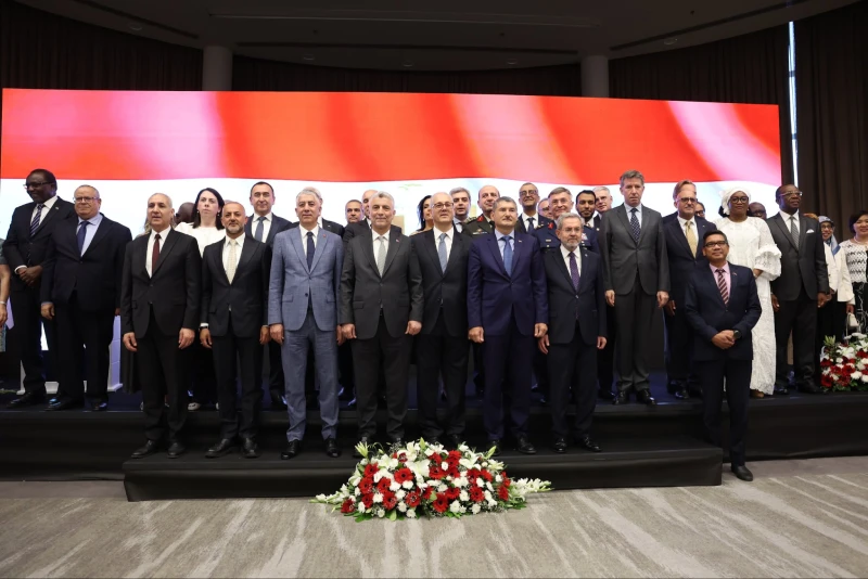 Bakan Bolat, Mısır’ın Milli Günü resepsiyonuna katıldı: Ticaret hedefi 15 milyar dolar — görsel 2