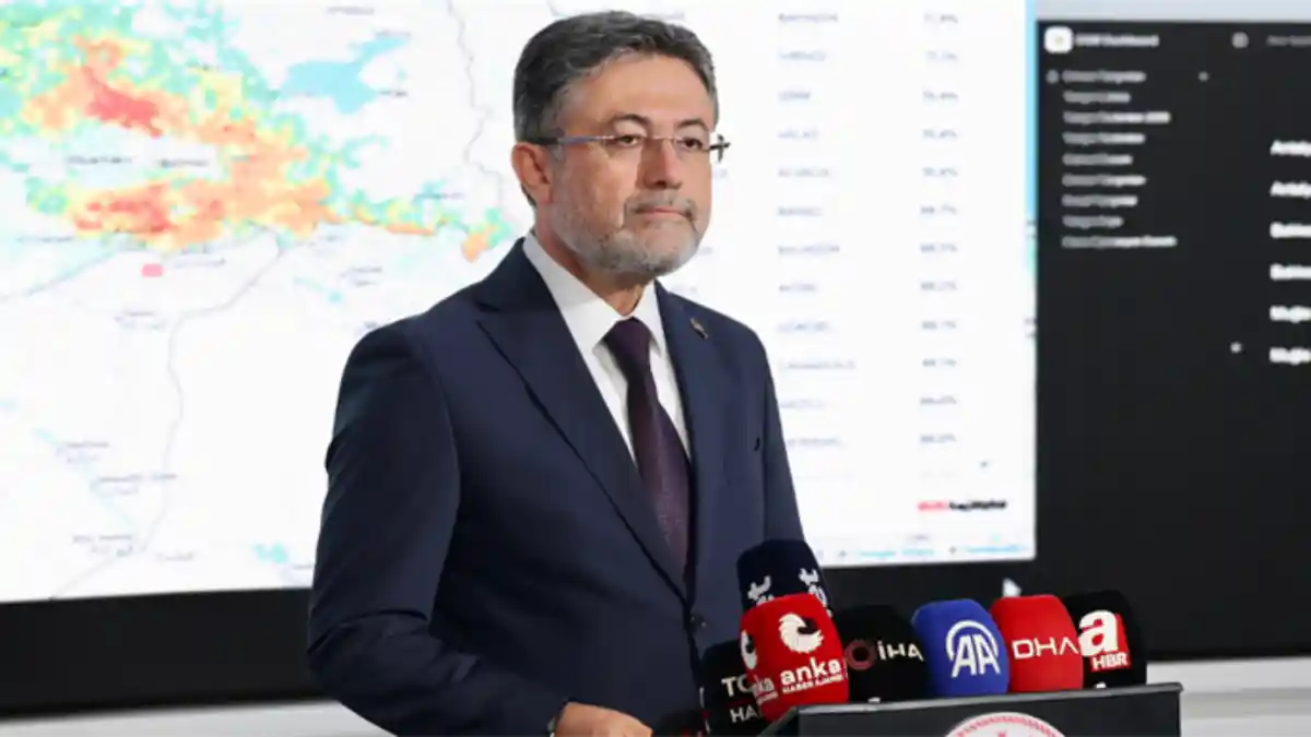 Bakan Yumaklı: Dünden beri 115 yangına müdahale ettik, 110'unu kontrol altına aldık