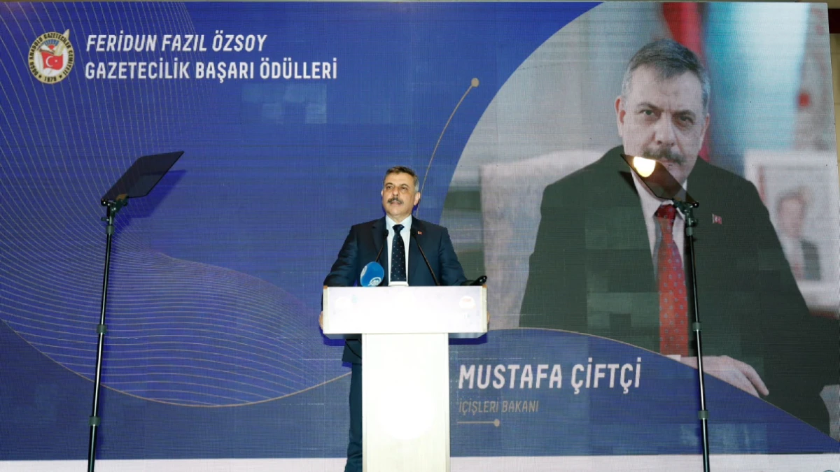 Mustafa Çiftçi Feridun Fazıl Özsoy Gazetecilik Başarı Ödülleri Töreni'ne katıldı