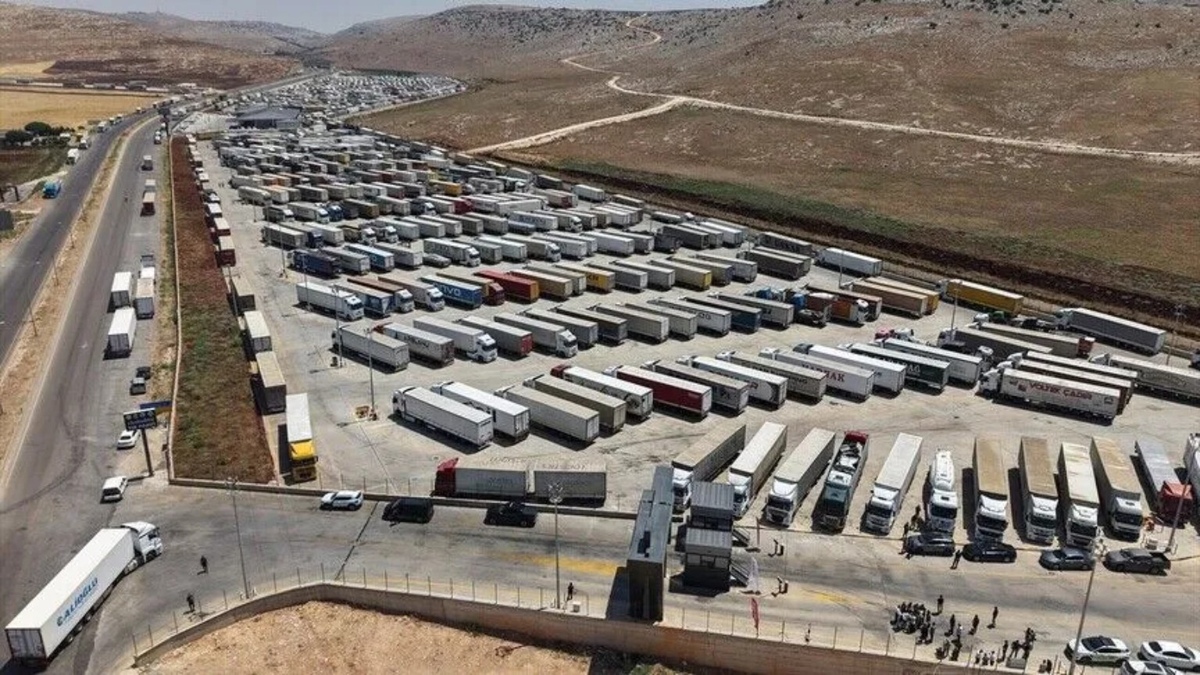Türkiye-Suriye ticaretinde yeni dönem: Cilvegözü'nde 600 milyon liralık dev TIR parkı açıldı