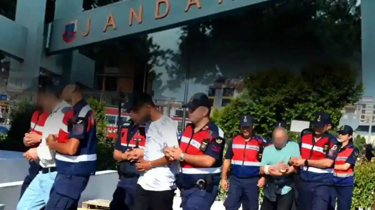 İstanbul'da dev uyuşturucu operasyonu: 257 bin 850 adet uyuşturucu hap ele geçirildi