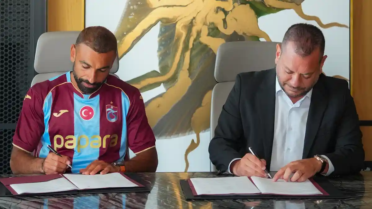 Trabzonspor'dan yüzyılın transferi: Mohamed Salah iki yıllık sözleşmeye imza attı