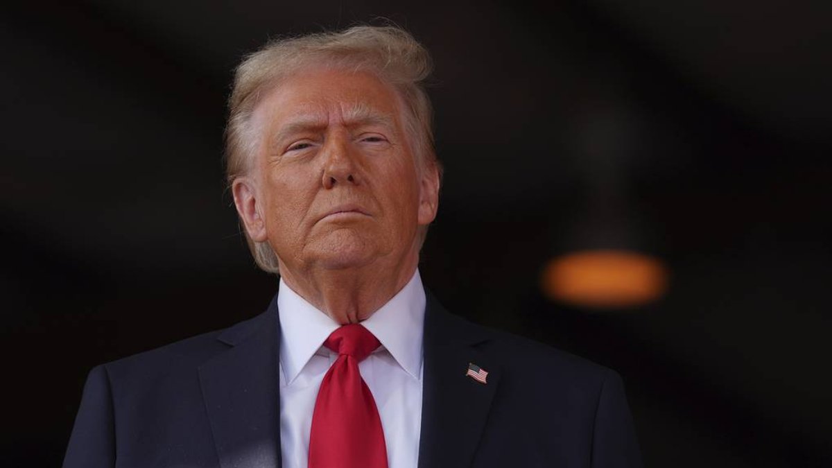 Trump'tan İran ve Husilere açık tehdit: "Yeni bir saldırının bedelini İran ödeyecek"