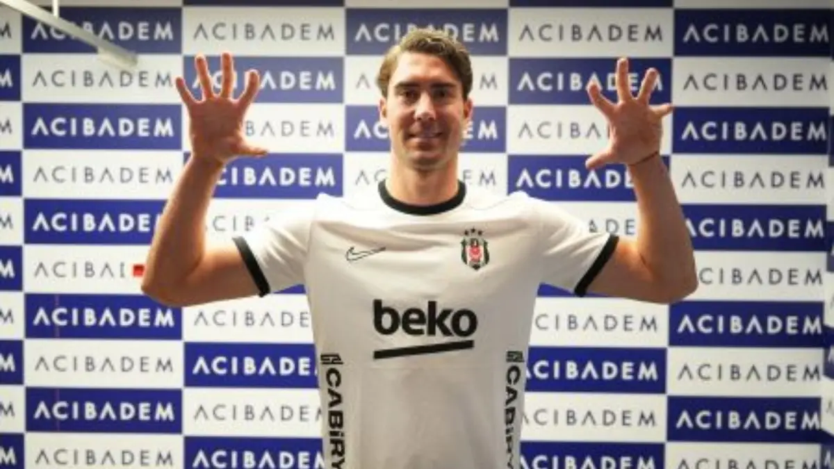 Beşiktaş'tan Vlahovic için taraftara açık imza töreni