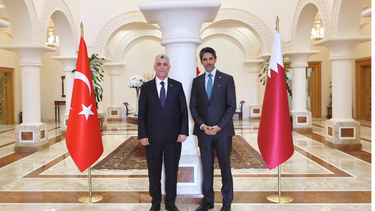Bakan Bolat'tan Katar Büyükelçiliği'ne taziye ziyareti: "Dış ticaret hacmimiz 53 kat arttı"