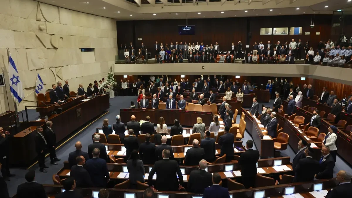 İsrail'de erken seçim kararı: Knesset kendini feshetti