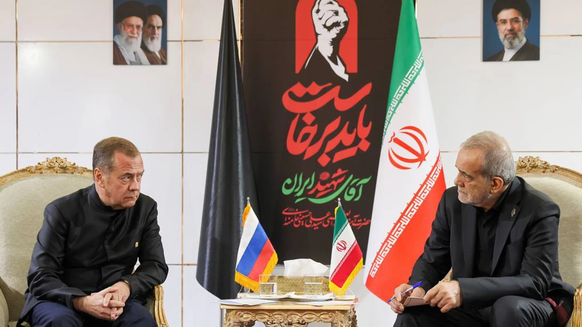 Rus heyeti Tahran’da: Medvedev, İranlı yetkililerle temaslarda bulundu