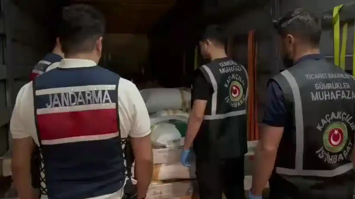 İstanbul Ambarlı Limanı'nda dev operasyon: 3 ton uyuşturucu madde ele geçirildi