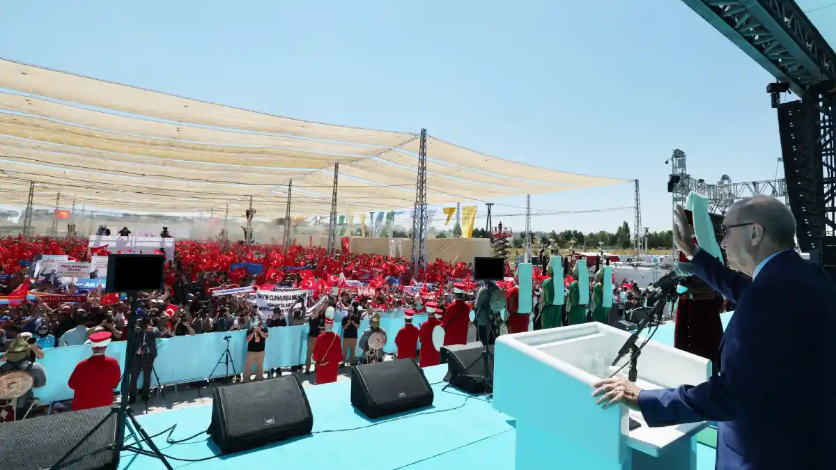 Cumhurbaşkanı Erdoğan Malazgirt’ten seslendi: "Türkiye Yüzyılı için atımızın kuyruğunu bağladık"