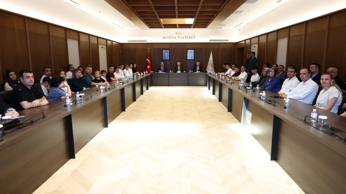 Konya'da LGS'de 500 tam puan alan 17 öğrenci için program düzenlendi