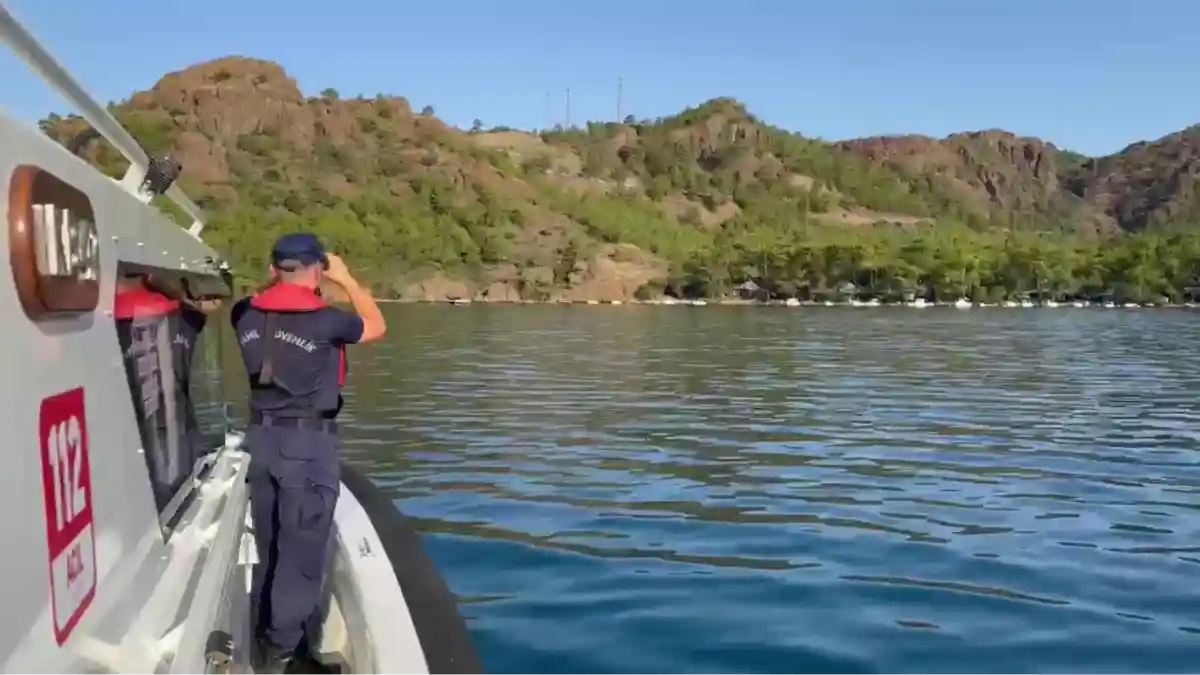 Muğla'da orman yangınlarına karşı devriye: Sahil Güvenlik ekipleri sahadaki çalışmalarını sürdürüyor