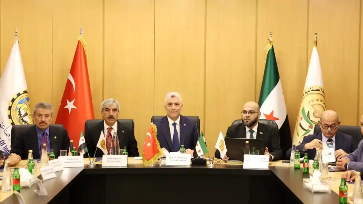 Halep'e tarihi ziyaret: Ticaret Bakanı Ömer Bolat rejim sonrası kente giden ilk yabancı bakan oldu
