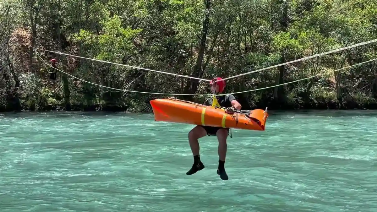 Tunceli'de SAK ve JAK timlerinden Munzur Çayı'nda tatbikat