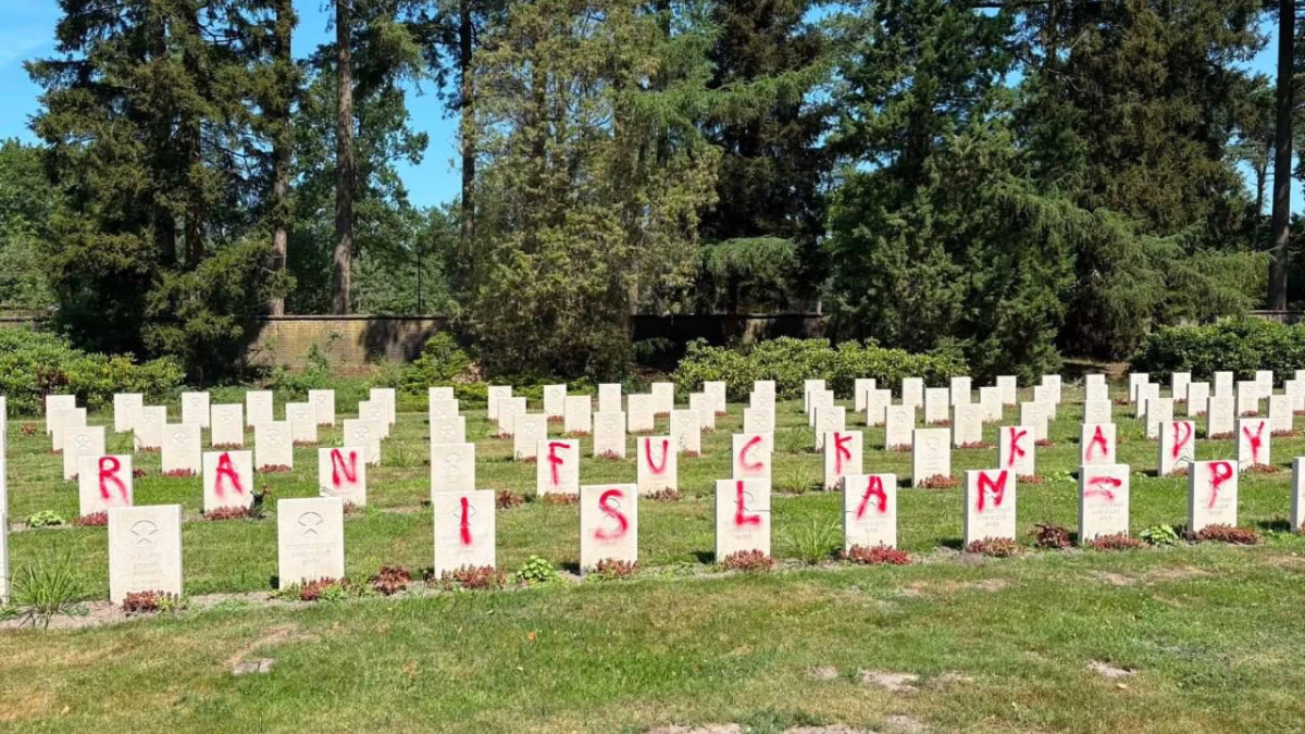 Hollanda’da skandal: 150’den fazla Sovyet askeri mezarı tahrip edildi