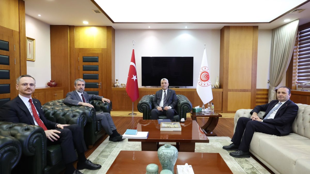 Ticaret Bakanı Ömer Bolat, TÜSİAD heyetini ağırladı