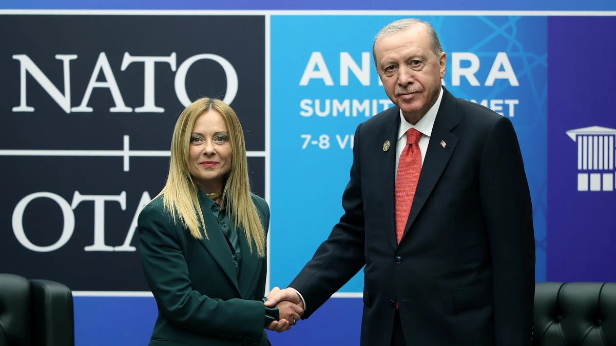 Erdoğan, NATO Zirvesi’nde İtalya Başbakanı Meloni ile görüştü