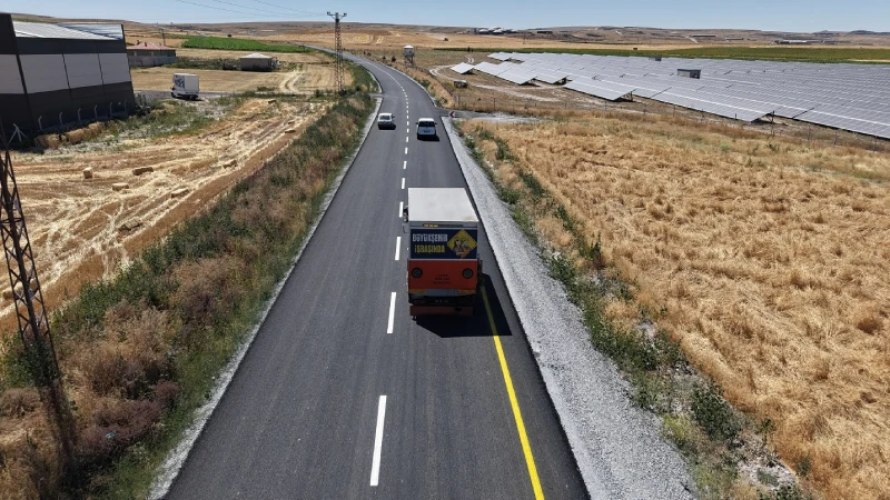 Ankara yolunu Tahirinli, Küllü ve Karahöyük mahalleleri üzerinden Nevşehir yolu ile İncesu ilçe merkezine bağlayan yol.