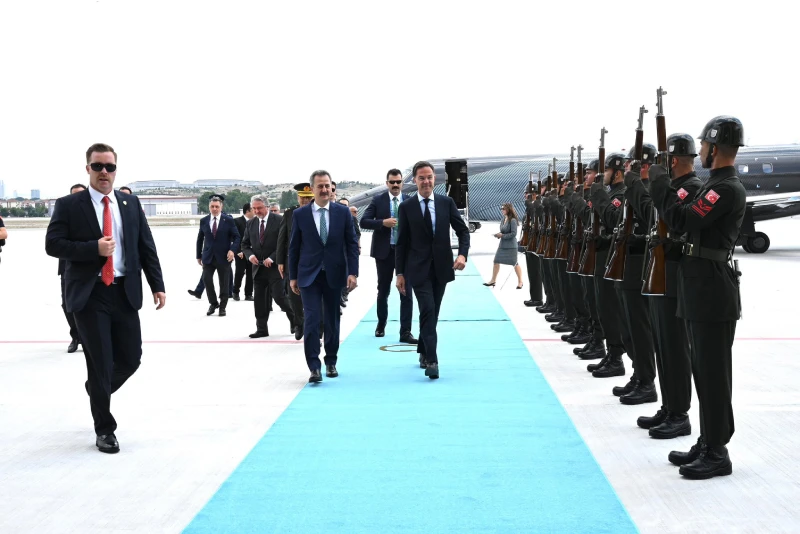 Savunma Sanayii Başkanı Prof. Dr. Haluk Görgün, NATO Genel Sekreteri Mark Rutte’yi havalimanında karşıladı.