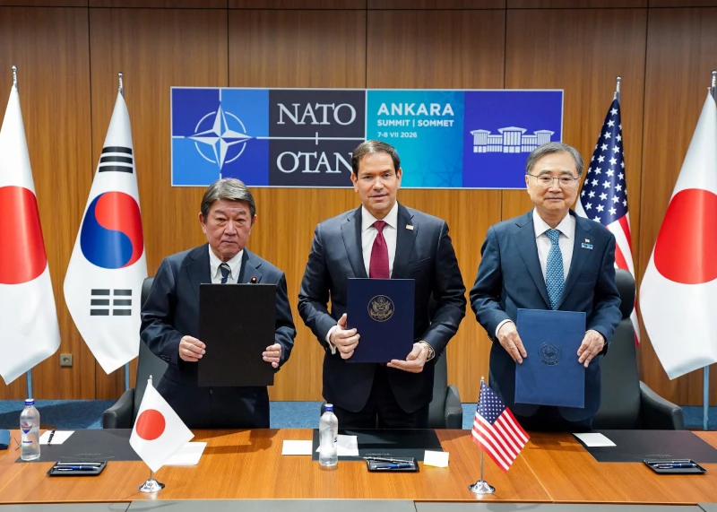 NATO Devlet ve Hükümet Başkanları Zirvesi için Ankara’da bulunan Japonya Dışişleri Bakanı Toshimitsu Motegi