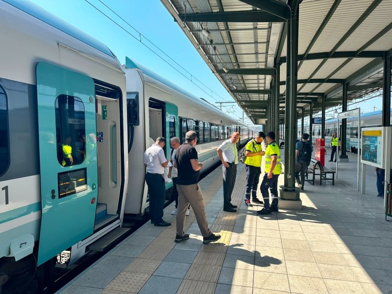 Milli Elektrikli Tren Seti, Trakya bölgesindeki raylarda yolcu taşımaya başladı.