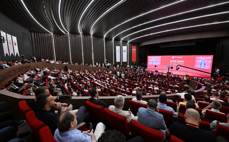 Eskişehir Ticaret Odası’nın (ETO) yeni hizmet binasının açılış töreni