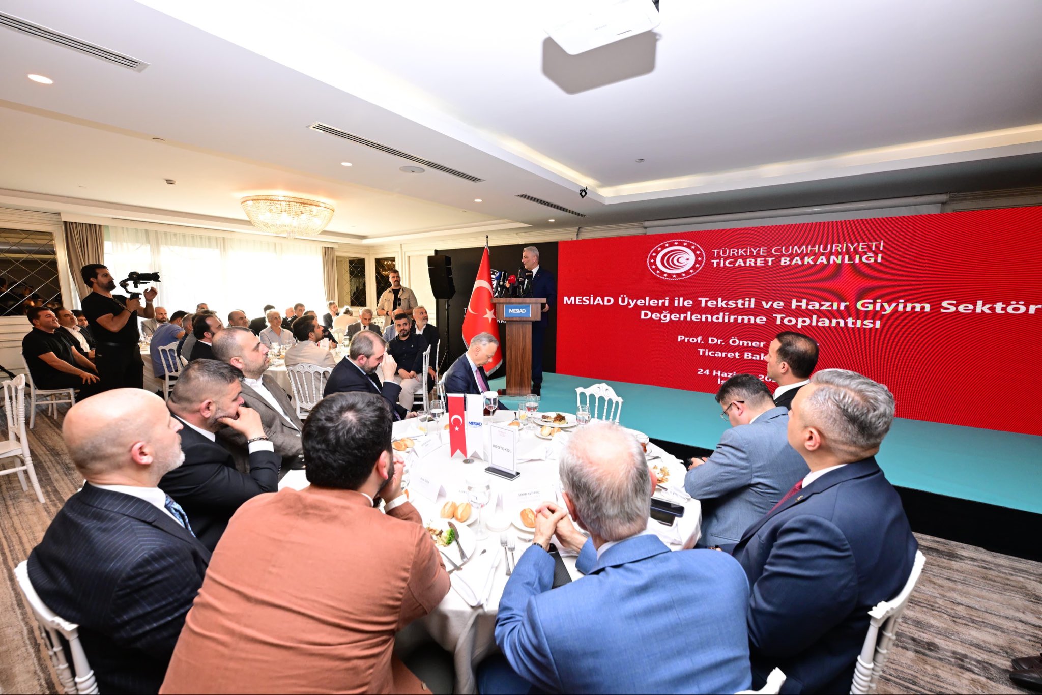 Bakan Bolat, MESİAD üyeleriyle düzenlenen Tekstil ve Hazır Giyim Sektörü Değerlendirme Toplantısında