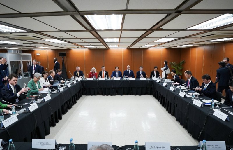 ASEAN Dışişleri Bakanları Toplantısı kapsamında Quad üyesi ülkelerin temsilcileri