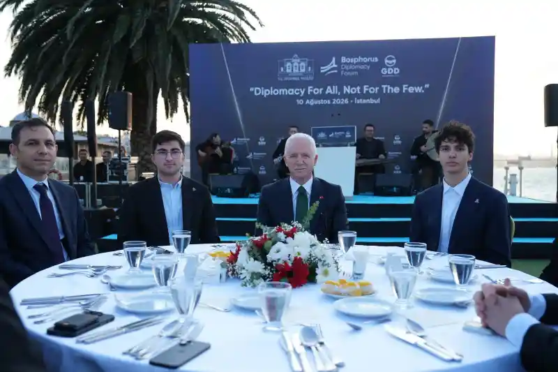 Genç Diplomasi Derneği’nin organize ettiği Bosphorus Diplomasi Forumu (BDF) 2026 etkinlikleri kapsamında gala yemeği programı.