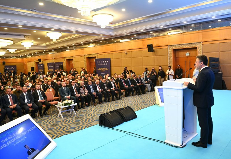 "Van Gölü Havzası Sürdürülebilir Gelecek Çalıştayı"nın kapanış oturumunu
