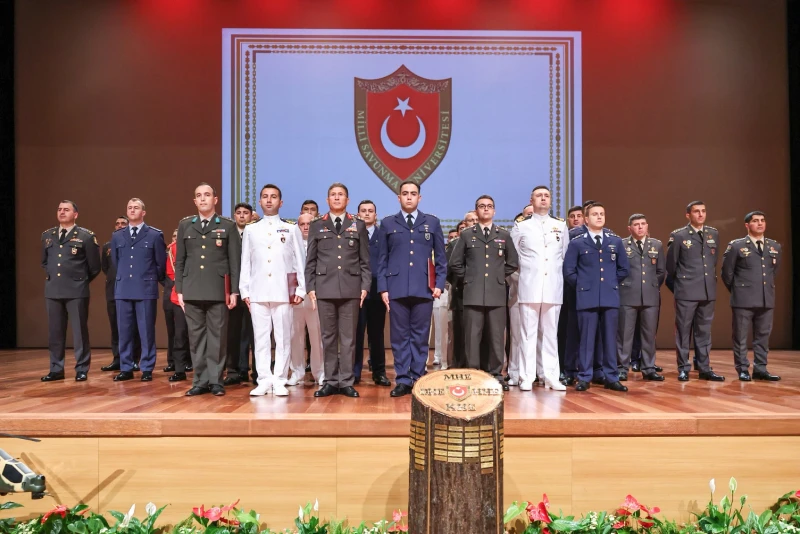18'inci Dönem Karargâh Subaylığı Eğitimi'ni tamamlayan kursiyer subaylar