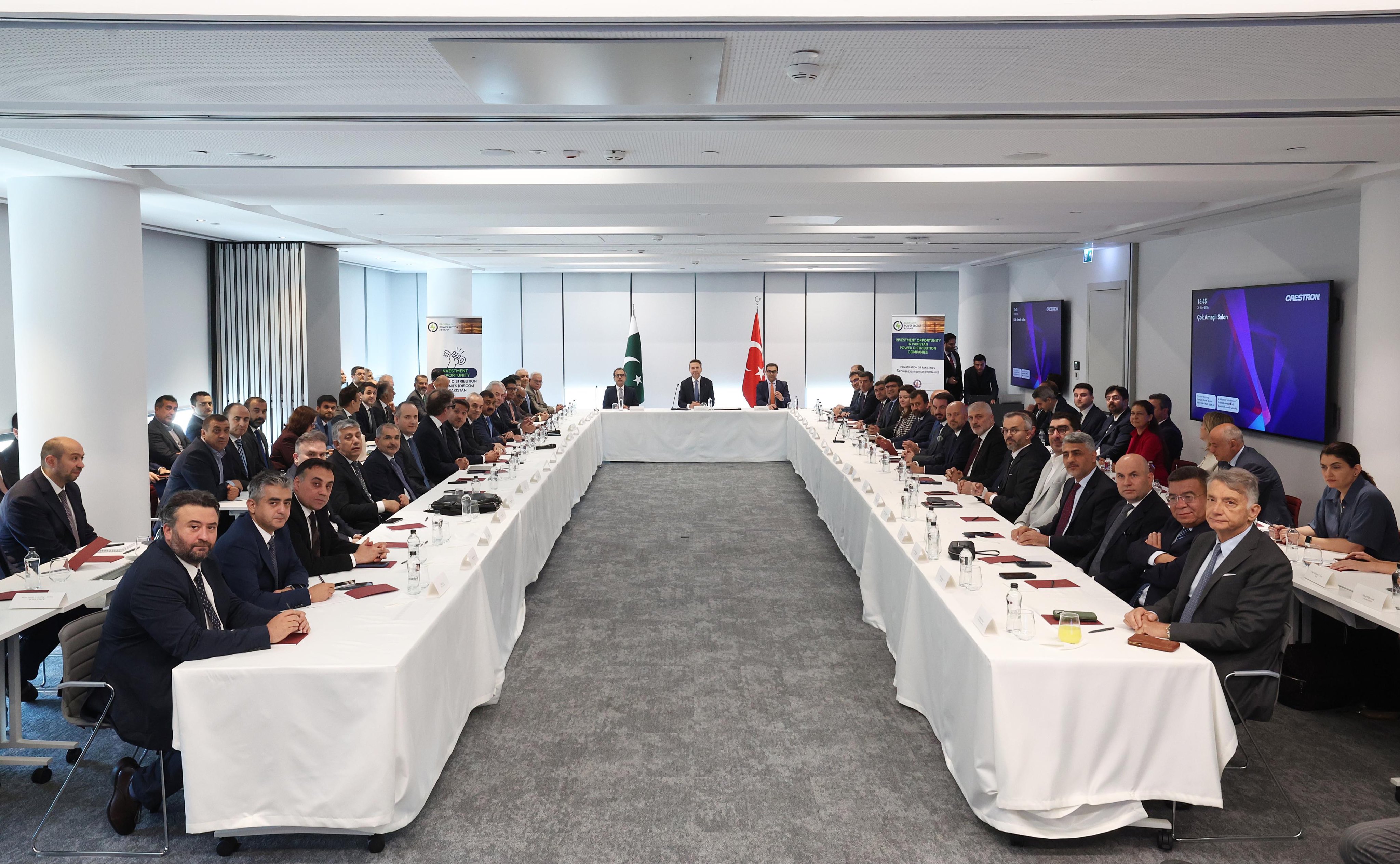 Pakistan tarafından İstanbul’da düzenlenen enerji sektörü yatırım toplantısı