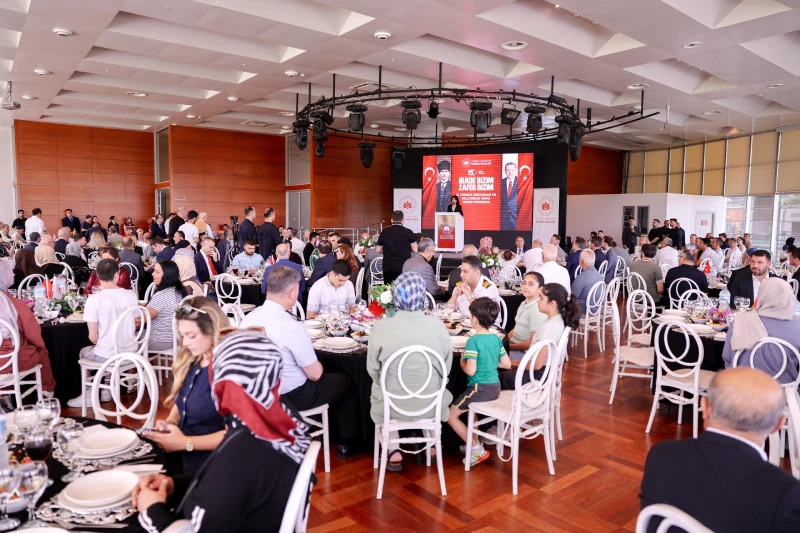 Kültür Merkezi’nde şehit ve gazi aileleri onuruna yemek programı