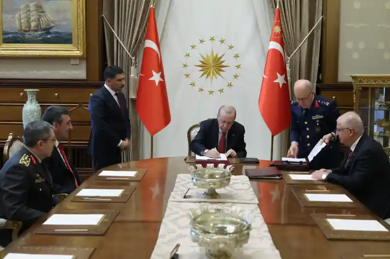 Cumhurbaşkanlığı Külliyesi’nde Cumhurbaşkanı Recep Tayyip Erdoğan başkanlığında gerçekleştirilen 2026 yılı Yüksek Askeri Şura toplantısı sona erdi.